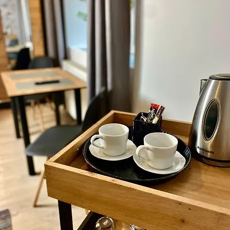 招待所 Old Tree & Restaurant 3*