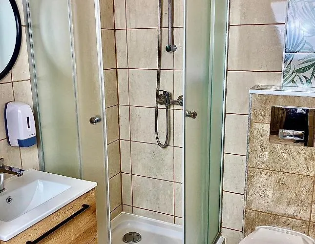 Old Tree & Restaurant 3*