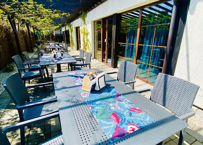 Old Tree & Restaurant 3*